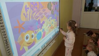 ilustracja do wpisu 
Gry rozwijające logiczne myślenie, zabawa/nauka przy pomocy tablicy multimedialnej